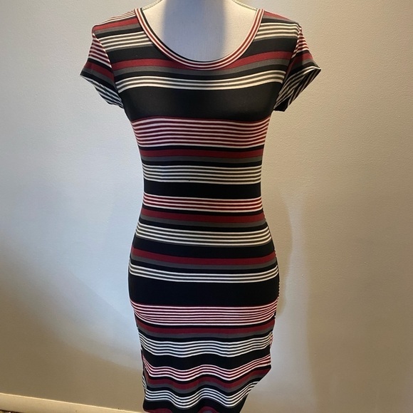{Derek Heart} fitting t-shirt dress - Picture 1 of 3